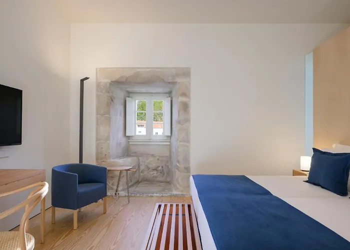 Montebelo Mosteiro De Historic